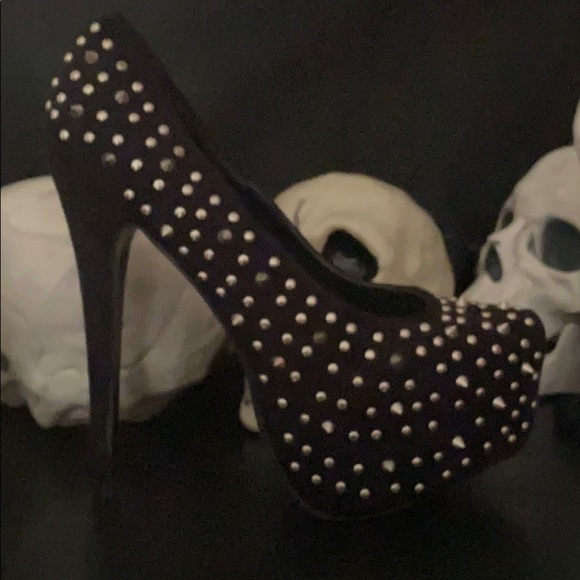 Heels 👠 - Picture 3 of 3